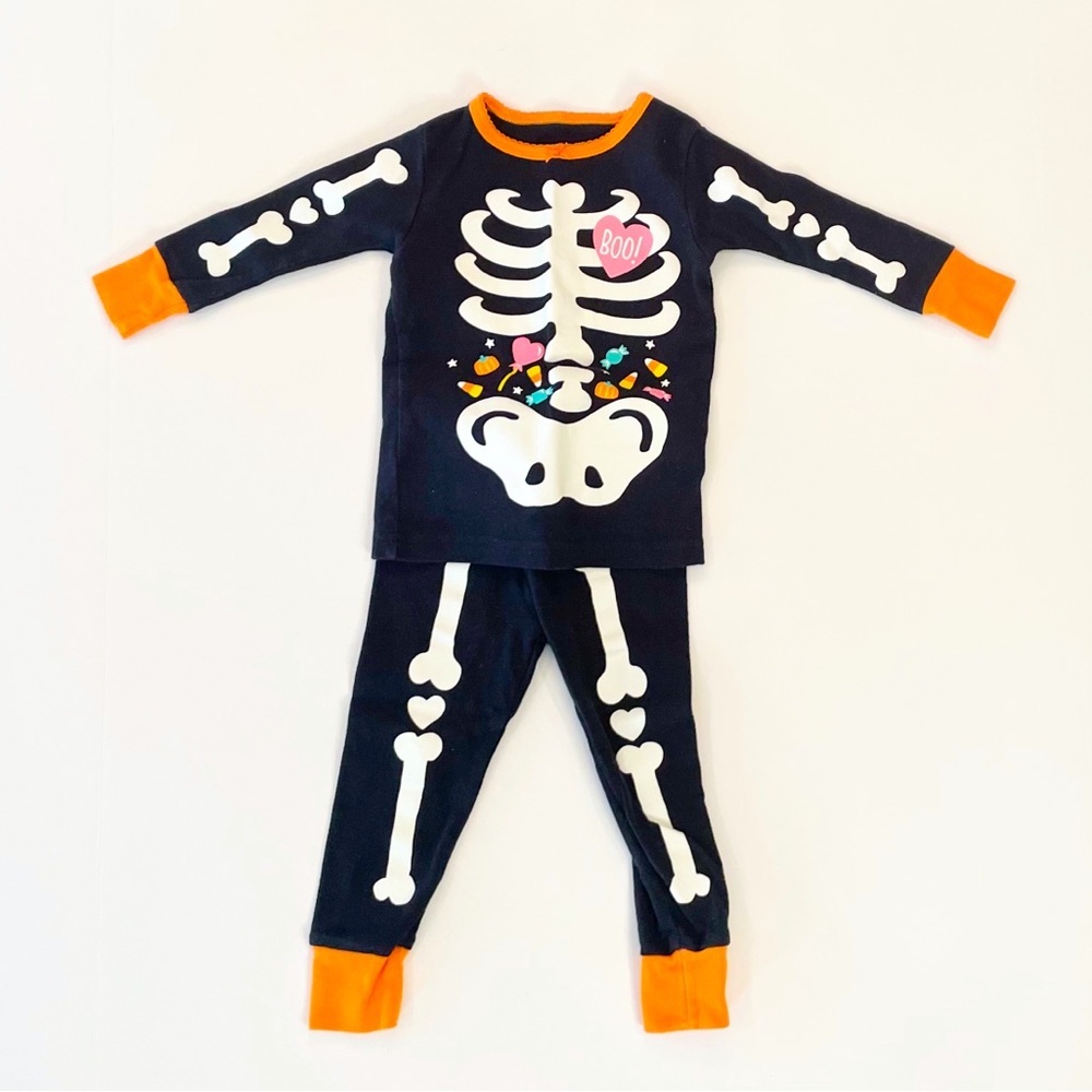 Carter’s 12m Skeleton Pajama Set